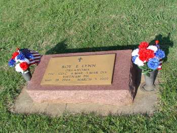 Roy E Lynn